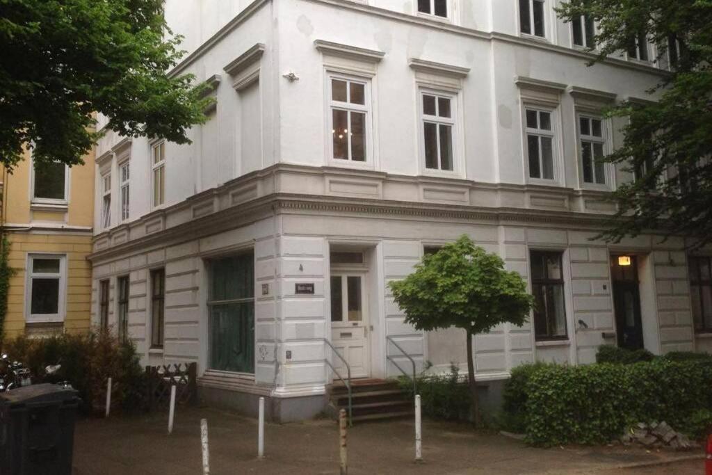 Gemuetliche 3-Zkb Wc Souterrainwohnung In Bestlage Хамбург Екстериор снимка