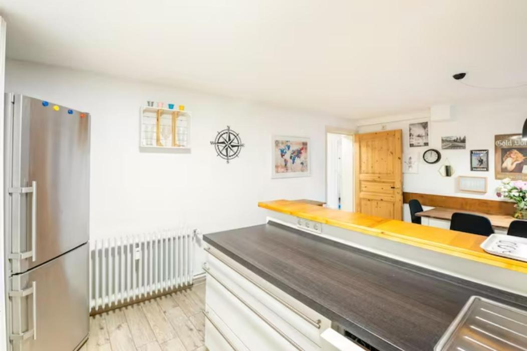 Gemuetliche 3-Zkb Wc Souterrainwohnung In Bestlage Хамбург Екстериор снимка